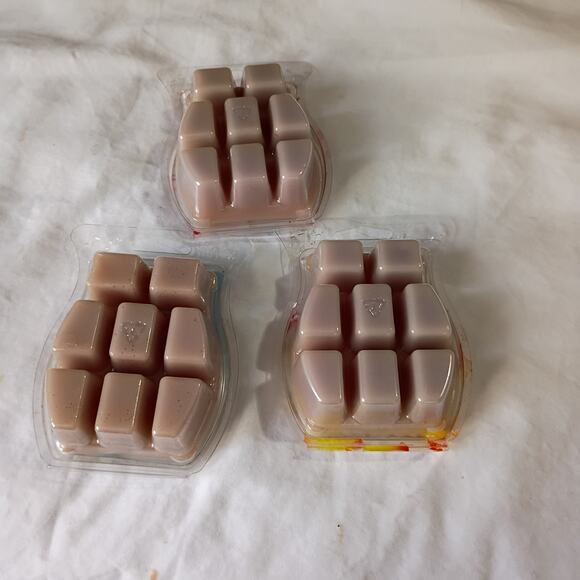 Scentsy Bar LUNA 3.2 oz Authentic(Set of 3) scented wax - Picture 3 of 3